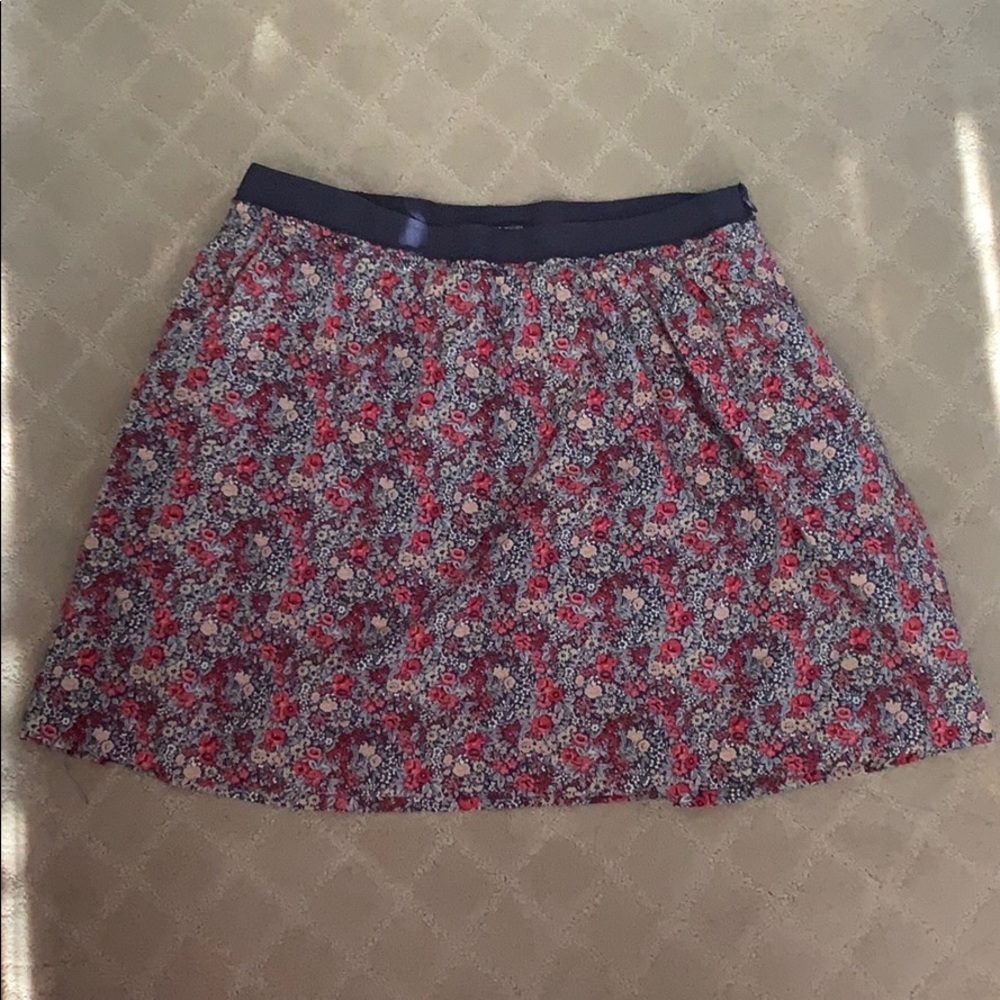 Tommy hilfiger floral skirt with pockets size 10